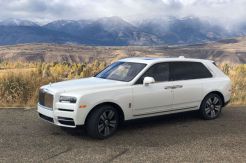 Rolls-Royce Pasang Mesin Turbo Ganda di SUV Cullinan