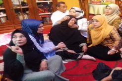 Dapat Kabar Lion JT-610 Jatuh, Istri Kepala Syahbandar Pingsan