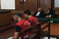 Mencuri di Tunjungan Plaza, 2 Warga Aljazair Dituntut 8 Bulan Penjara
