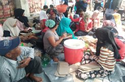 Ibu PKK Diterjunkan ke Dapur Umum Pencarian Korban Lion Air