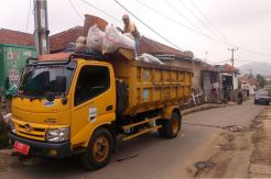 Setelah Gaji Dibayar, Pegawai UPT Kebersihan KBB Kembali Bekerja