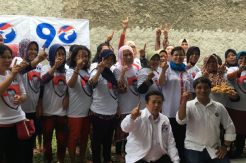 Caleg Perindo Ajarkan Emak-emak Bikin Bakso untuk Usaha Rumahan
