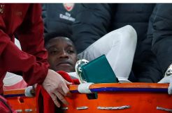 Welbeck Diboyong ke Rumah Sakit, Emery: Ini Berita Buruk