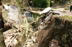 Diguyur Hujan Deras, Jembatan Sepanjang 6 Meter di Sleman Putus