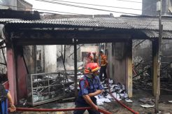 Gara-gara Gas Bocor, Tiga Toko di Bekasi Ludes Terbakar