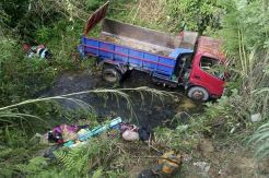 Truk Berpenumpang Korban Gempa Terjun ke Jurang, 4 Tewas