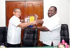 Tinjau Kesiapan PON...