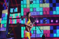Ulang Tahun, Charisa Dapat Kejutan Manis di Atas Panggung