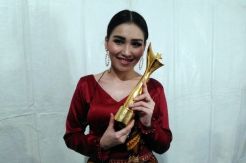 Ayu Ting Ting dan Via Vallen Sabet Penghargaan di ADI 2018