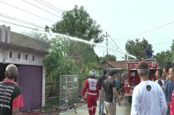 Gudang Mainan Terbakar,...