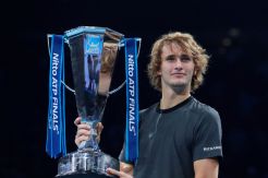 Kalahkan Djokovic, Zverev Jadi Juara Termuda Final ATP