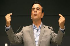 Mitsubishi Bereaksi Keras Soal Dugaan Skandal Carlos Ghosn