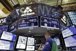 Wall Street Tumbang Terseret Kejatuhan Saham Apple dan Teknologi