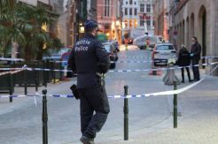Pekik Takbir, Pria Berpisau Tikam Polisi di Brussels
