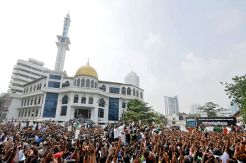Krisis Sri Lanka yang Membingungkan: Dua PM, Pemerintahan Tak Ada