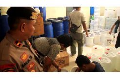 Rumah Produksi Miras Impor Palsu Digerebek, Puluhan Drum Disita