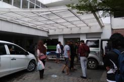 11 Santri Korban Kecelakaan Pikap Terbalik di Cipondoh Dipulangkan
