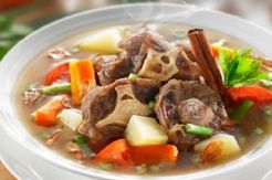 Yuk, Nikmati Sensasi Sup Buntut Asam Segar
