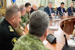 Bentrok dengan Rusia, Ukraina Bersiap Umumkan Darurat Militer