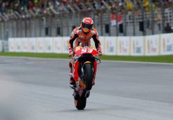 Lorenzo Bikin Gebrakan, Marquez Tercepat di Uji Coba MotoGP Jerez