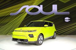 Kia Motors Resmi Perkenalkan...