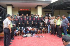 Asyik Pesta Narkoba,...