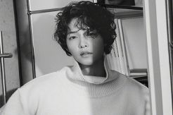 Tampil dengan Gaya Rambut Baru, Song Joong Ki Dikritik