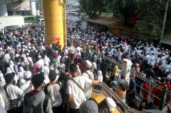 Massa Reuni Akbar 212 Masih Terus Berdatangan ke Monas