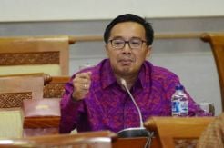 Bantai 31 Pekerja Jalan...