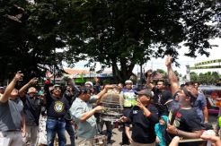 Pemerhati Budaya Salatiga Lepas Ratusan Burung Perkutut ke Alam