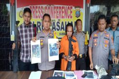 Mabuk Tuak, Pria Ini...