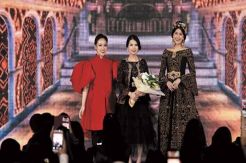 Fashion Festival Perlihatkan...