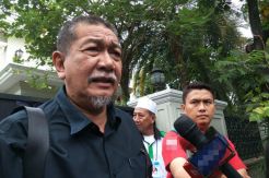Deddy Mizwar Pimpin Relawan Jawa Barat Jenguk KH Maruf Amin