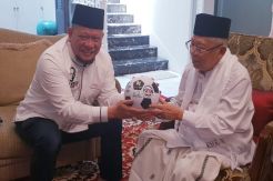 Jenguk Kiai Maruf, La Nyalla: Tidak Usah Ngomong Prabowo Lagi