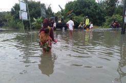 Ratusan Warga Panam Pekanbaru Mengungsi Akibat Banjir