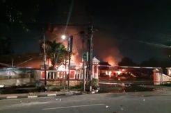 Warga Sipil dan Wartawan Jadi Korban Dalam Insiden di Polsek Ciracas