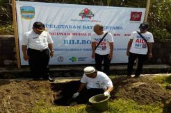 Bupati dan Wabup Pangandaran Jadi Model Kampanye HIV/AIDS