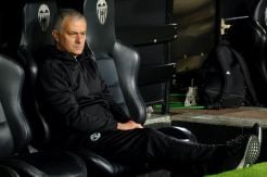 Mourinho Nyesel Mainkan Tiga Pemain Lawan Valencia