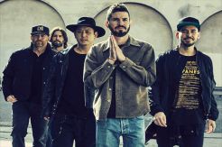 Bassist Linkin Pak Tak Yakin dengan Masa Depan Bandnya