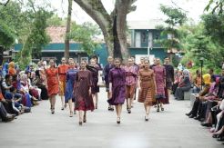 Tenun Ikat Kota Kediri Berpotensi Menjadi Industri Besar