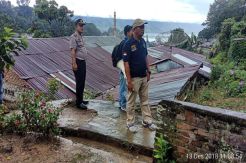 Dua Rumah Tertimbun Longsor di Parapat, 1 Orang Tewas