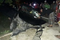 Tabrak Trotoar Gara-Gara Sopir Ngantuk, Enam Penumpang Xenia Luka-Luka