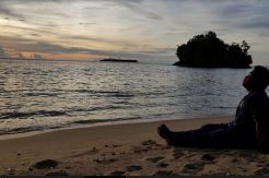 Pesona Pantai Karona Natal Bikin Pengunjung \Lupa\ Pulang