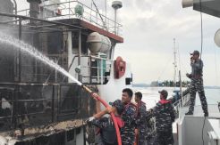 KAL Mapor Padamkan Kebakaran Kapal Berbendera Mongolia di Batam