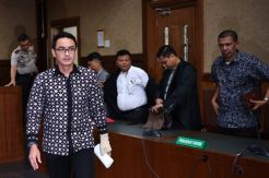 Zumi Zola Minta KPK Tersangkakan 53 Pimpinan dan Anggota DPRD Jambi ‎