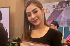 Gerah Dituding Transgender,...