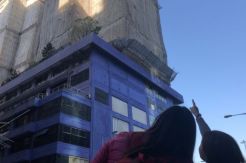 Gaji Rp370 Juta Tak Dibayar, Wanita Ini Ancam Lompat dari Gedung