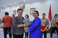 Berdayakan Kaum Perempuan, Tabanan Raih Anugerah Parahita Ekapraya