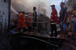 Kebakaran di Gunung Sahari Utara Dipicu Tabung Gas Meledak