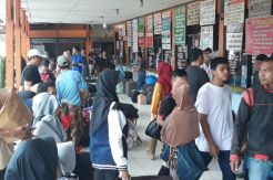 Lonjakan Penumpang di Terminal Kalideres Dirasakan Pedagang Nasgor